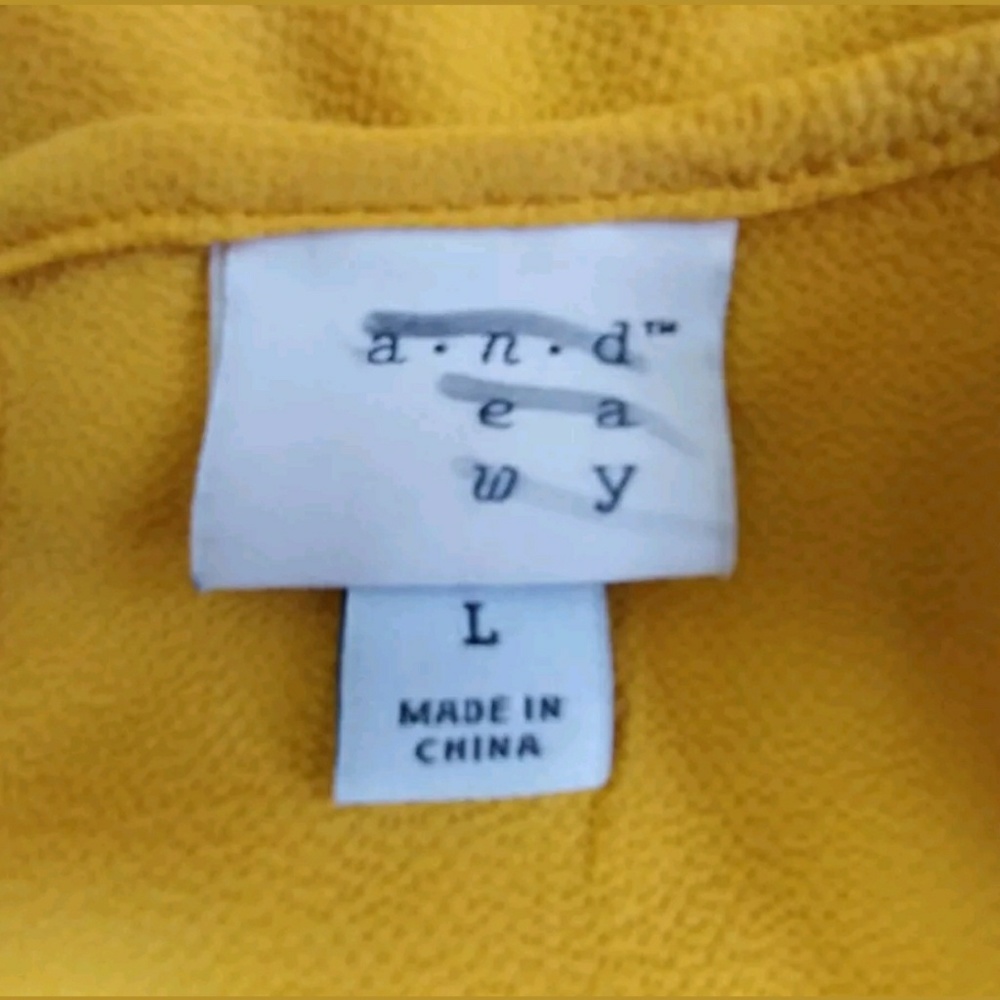 🚫SOLD📵Mustard Yellow Lace Embroidered LS - Picture 6 of 8